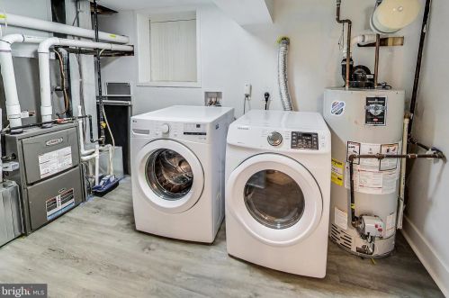 403 Dale Dr, Silver Spring MD  20910-5528 exterior