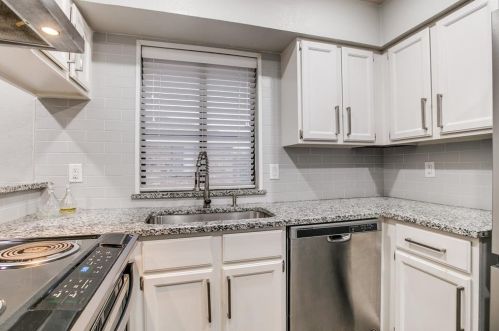 5725 Cancun Dr, Fort Worth TX  exterior