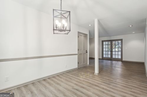 74 Montre Sq, Atlanta GA  30327-4044 exterior