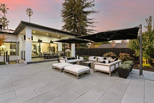 1575 Grant Rd, Los Altos CA  94024-6149 exterior