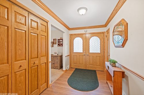1004 Longmeadow Ln, Western Springs, IL 60558-2108