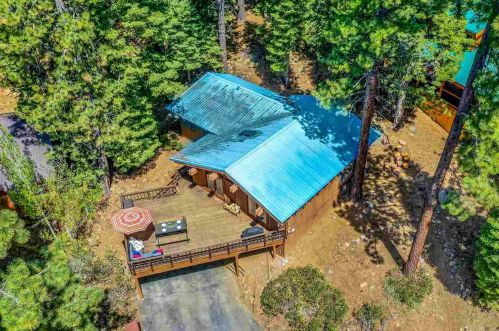 11576 Chamonix Rd, Truckee CA  96161-6413 exterior