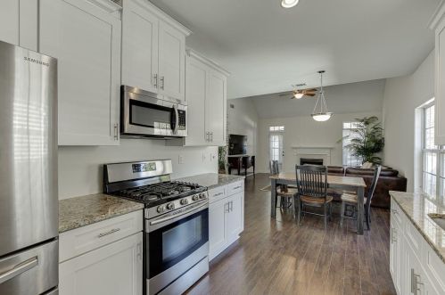 649 Jackson St, Suwanee GA  30024-8399 exterior
