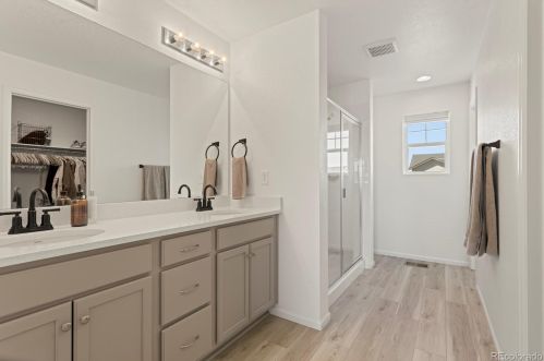 27524 10th Dr, Aurora CO  80018 exterior