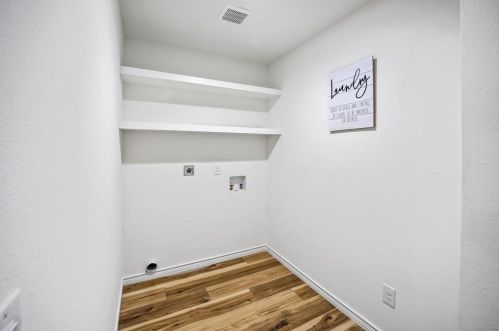 1118 Wiltshire Dr, Carrollton TX 75007-4810 exterior