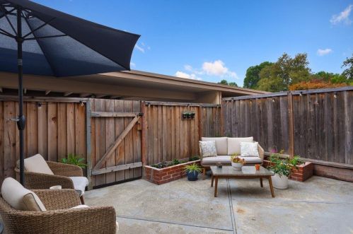 27447 Ponderosa Ct, Hayward CA  94545-4128 exterior