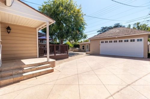 1411 Cleveland Rd, Glendale CA  91202-1414 exterior