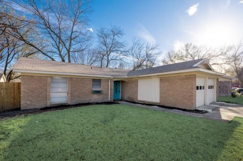 1006 Foxe Basin Dr, Garland TX  75040-5284 exterior