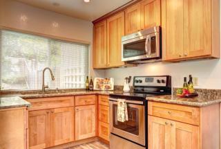 22881 Longdown Rd, Cupertino, CA 95014-2649