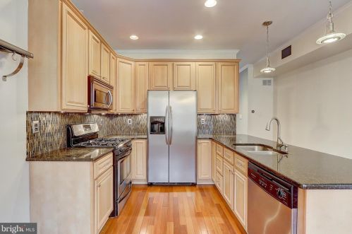 1034 4th St, Philadelphia PA  19147-4106 exterior