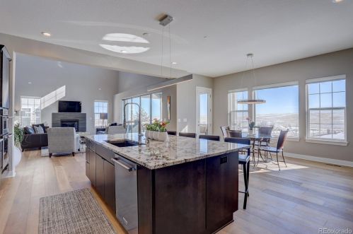 27661 Lakeview Dr, Aurora CO 80016 exterior