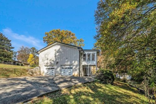 352 Harris Manor Dr, Atlanta GA  30311-2117 exterior