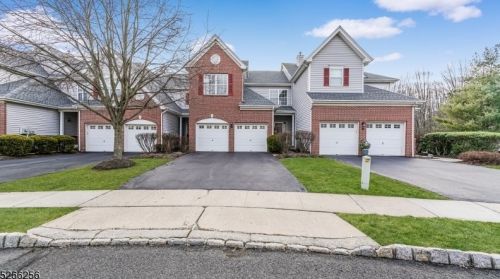 20 Surrey Ln, Flemington, NJ 08822-1547