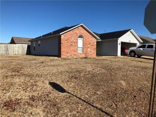 708 Charlotte St, Gravette, AR 72736-9503