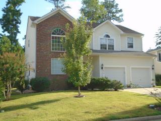 1075 Vauxhall Dr, Apex, NC 27502-4155