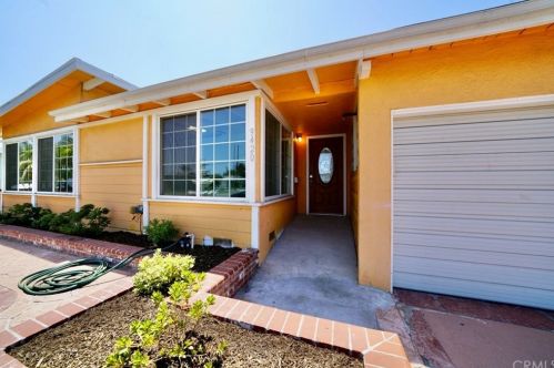 9420 Hoback St, Bellflower, CA 90706-2211