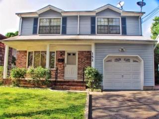 152 Pershing Ave, Iselin, NJ 08830-1454