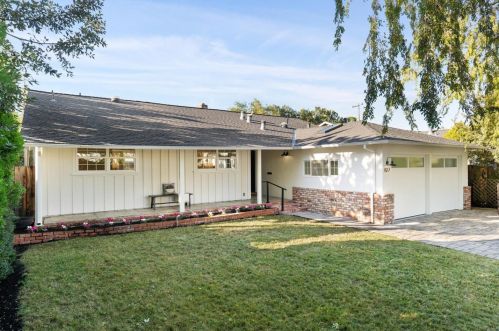 827 Ross Ct, Palo Alto, CA 94303-4162