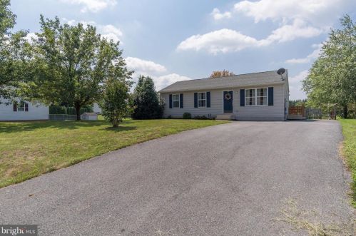10726 Greenwich Dr, Williamsport, MD 21795-3197