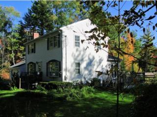 76 Raymond Rd, Deerfield, NH 03037-1523