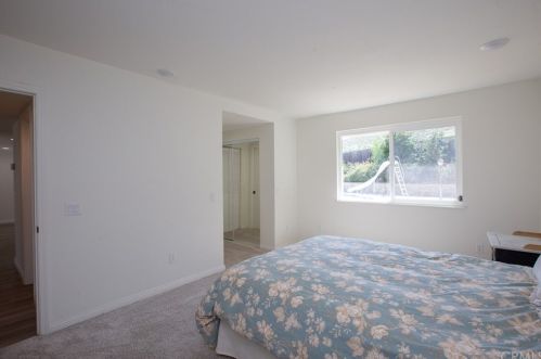 5560 Wentworth Dr, Riverside CA  92505-3156 exterior