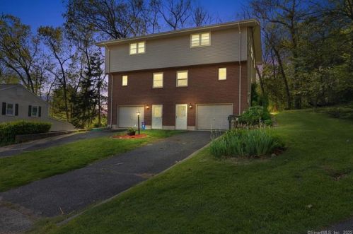 60 Round Hill Rd, Southington, CT 06489-3644