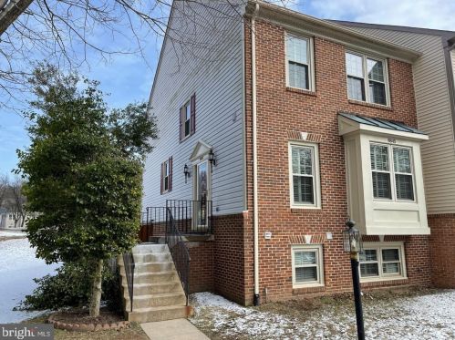 8845 Eagle Rock Ln, Springfield VA  22153-1727 exterior