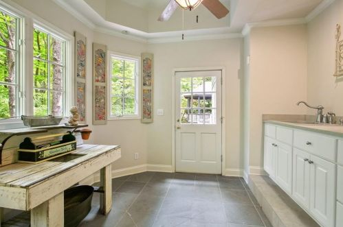 4581 Elizabeth Ln, Atlanta GA  30339-5323 exterior