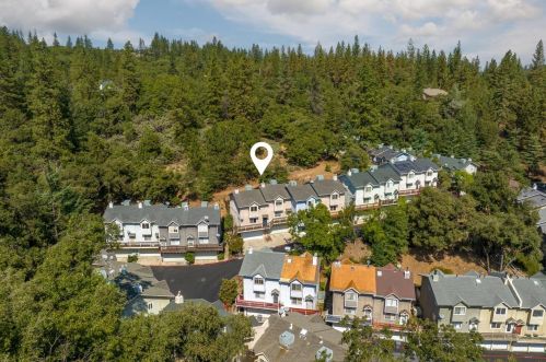 1364 Oak Ridge Dr, Cape Horn, CA 95713-9225