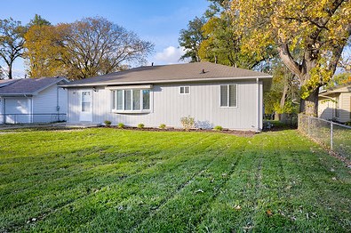 30 Liberty Blvd, Rockford, IL 61115-2318