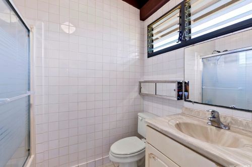 3473 Ala Hinalo St, Honolulu HI  96818-2227 exterior