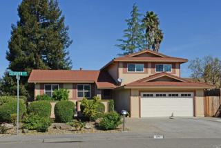 171 Clearview Ct, Petaluma, CA 94952-4701