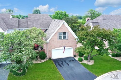 1514 Greenbriar Pl, Naperville, IL 60564-5687
