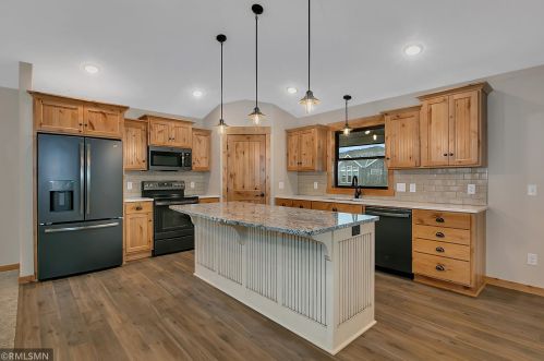 5833 Rivers Edge Dr, Saint Cloud, MN 56303-5001