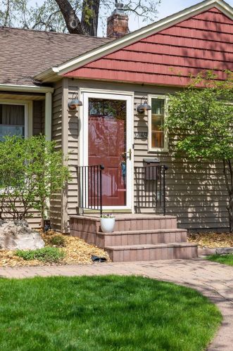 1449 Highland Pkwy, Saint Paul, MN 55116-2240