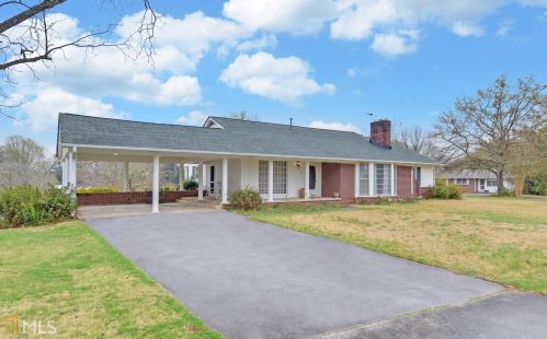 112 Clearview Dr, Toccoa, GA 30577-6330