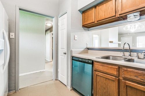 114 Amberway Ln, Garland TX 75040-3755 exterior