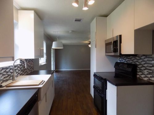 6412 Stardust Dr, Fort Worth TX  76148-2843 exterior