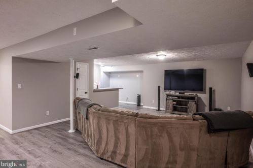 125 Gap Vw Blvd, Harpers Ferry WV 25425-3003 exterior