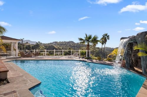 3120 Grangemont Rd, Glendale, CA 91206-1121