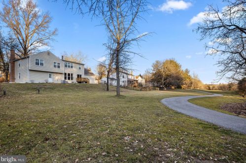 5002 Ten Mills Rd, Columbia MD  21044-1539 exterior