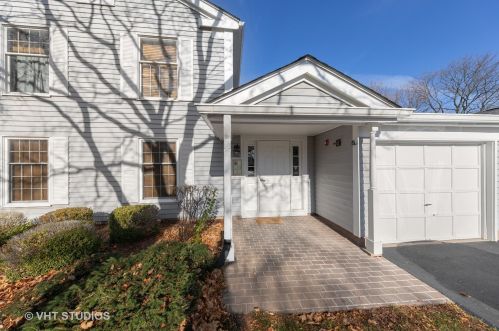 39 Plymouth Ct, Naperville, IL 60565-2288