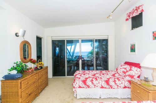 1205 Ikena Cir, Honolulu HI  96821-2561 exterior
