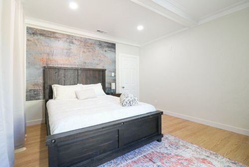 2314 Bristol St, Santa Ana CA  92704-5721 exterior