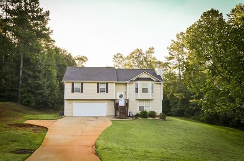 135 Green Commons Dr, Porterdale, GA 30016-6638
