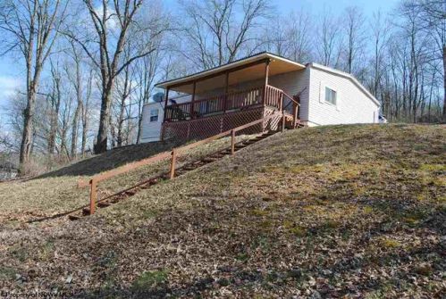 124 Highland Ave, Belington WV  26250-9615 exterior