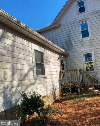 58 Mantua Rd, Mount Royal, NJ 08061-1002
