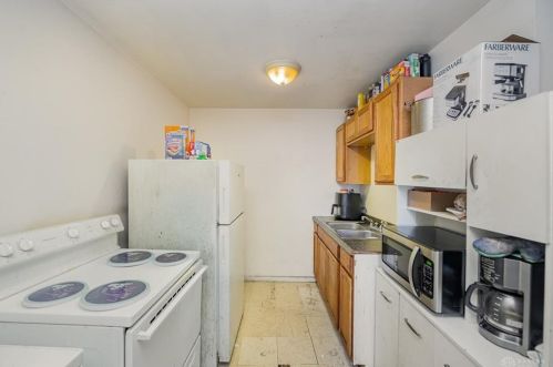 2130 Hatmaker St, Cincinnati OH 45204-1979 exterior