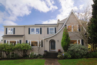 4803 39th St, Seattle, WA 98105-5206
