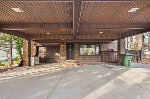 182 Grandview Ave, Edison, NJ 08837-2739